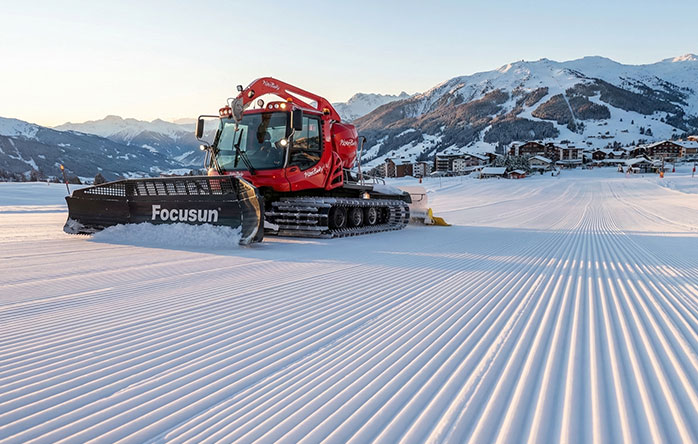 Focusun snow groomer for efficient ski slope grooming and snow surface maintenance at ski resorts.