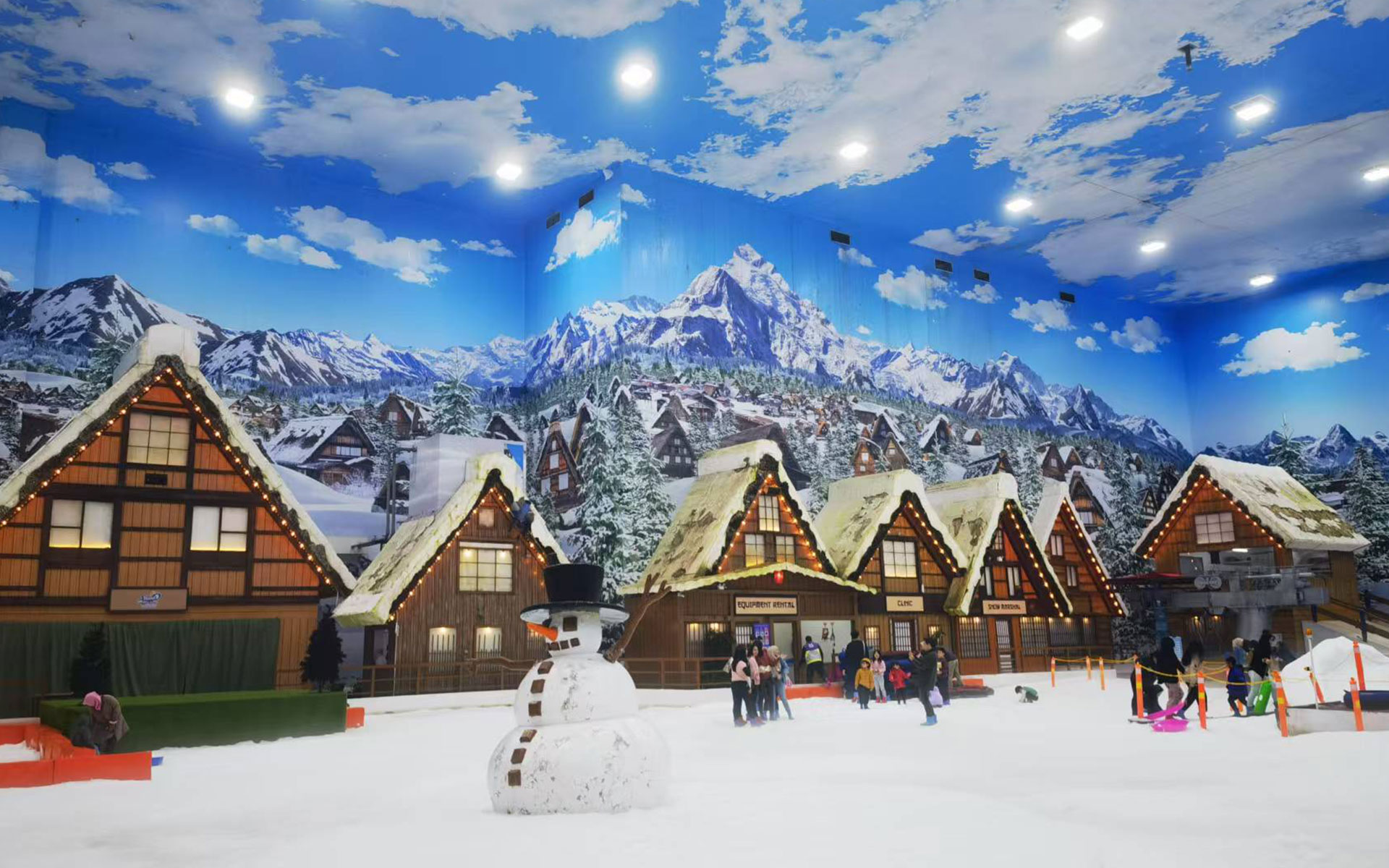 Snow room design for indoor snow parks and winter attractions, creating immersive snowy environments with artificial snow systems.