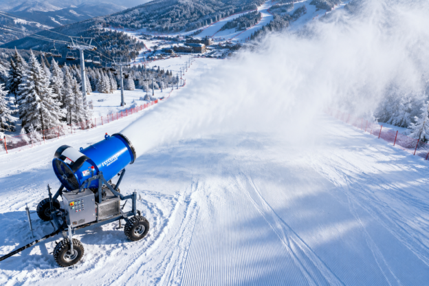 Focusun automatic fan snow cannon with high-pressure atomizing nozzles